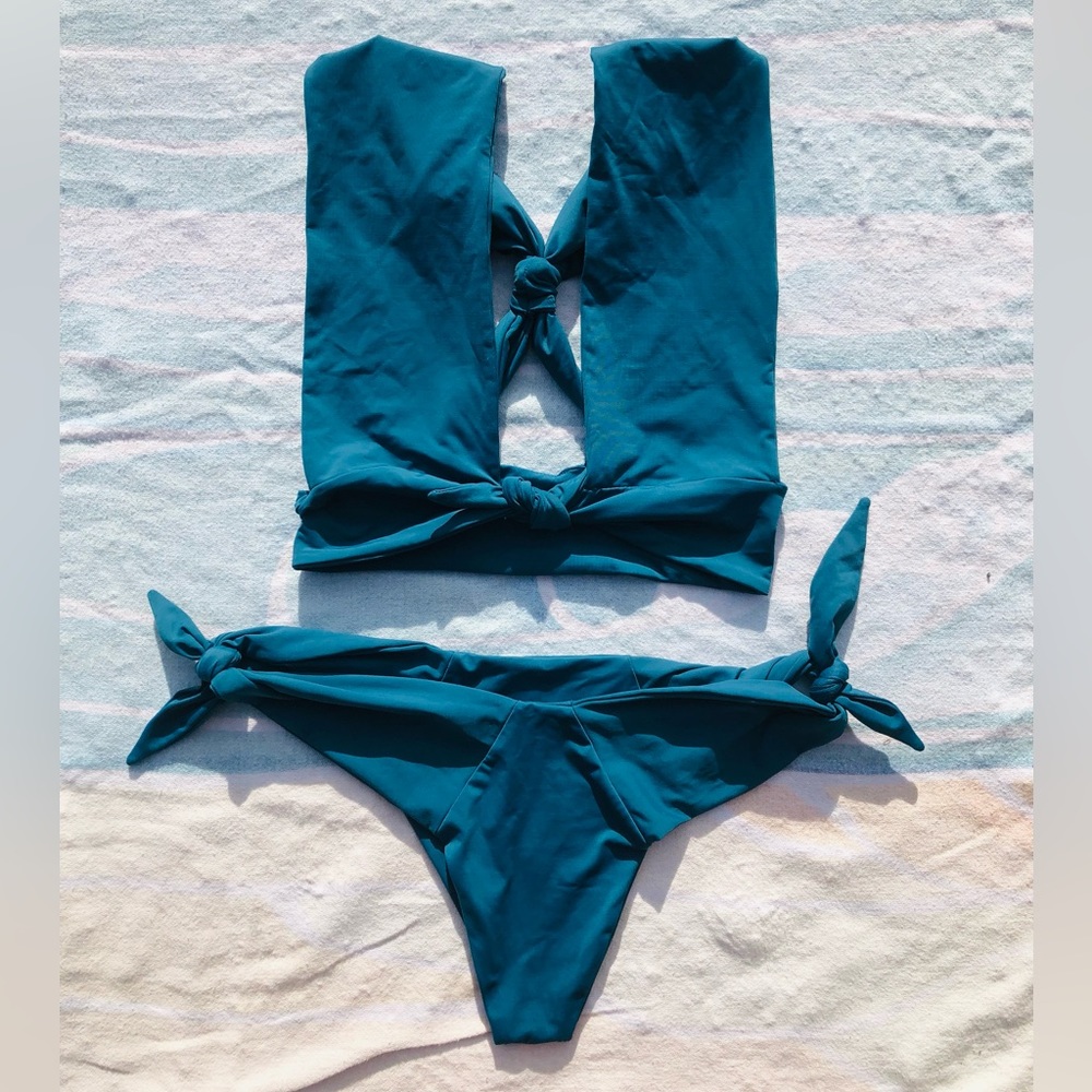 Namikai Top and Bottom